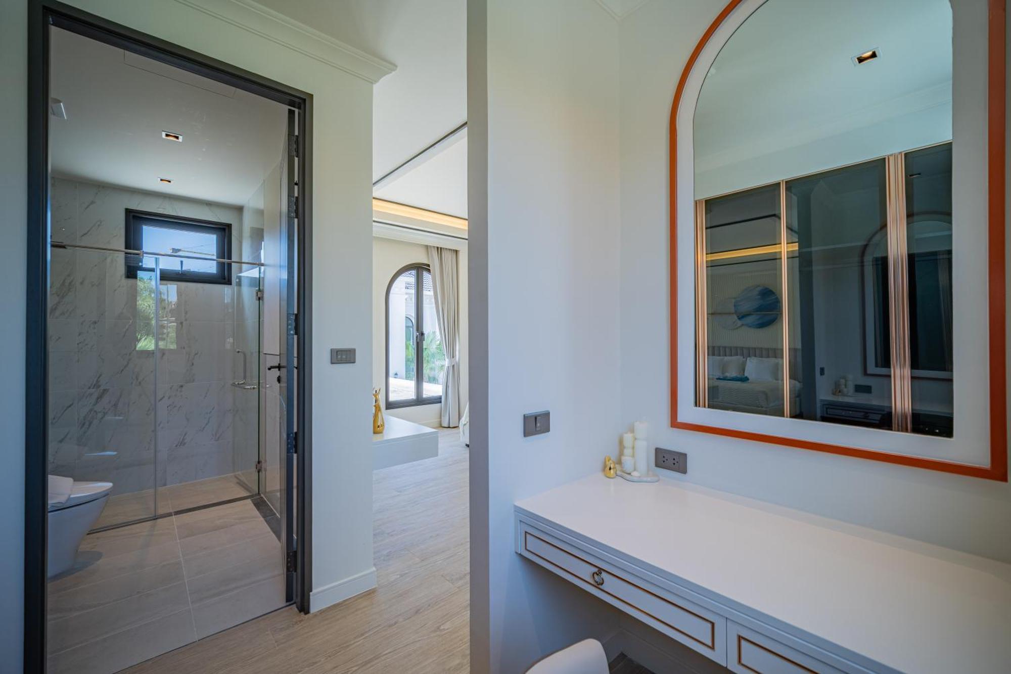 Fifth Element Pool By Nla Phuket